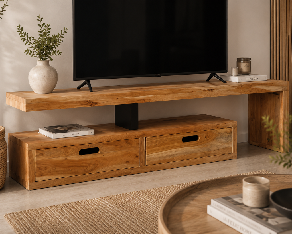 Vue en angle d’un meuble TV extensible en bois de manguier massif avec tiroirs de rangement et design naturel contemporain